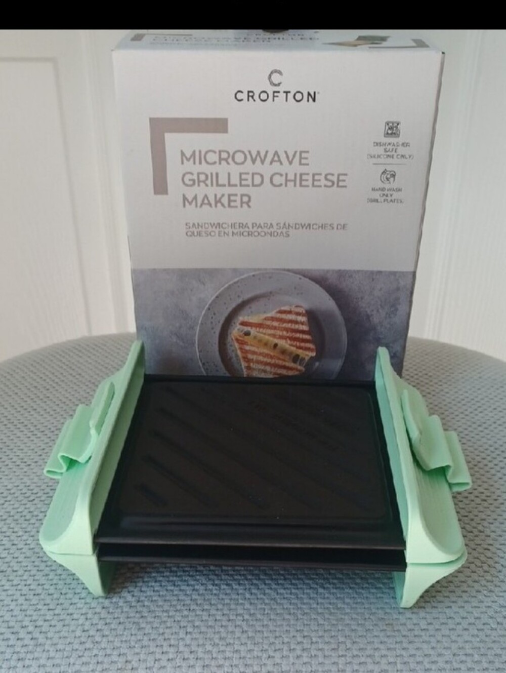 Crofton Nonstick Microwave Grilled Cheese Maker (New-Never Used) With Box